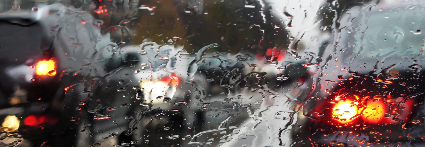 Hata yapmayın! Yağışlı havada güvenli sürüşün püf noktaları